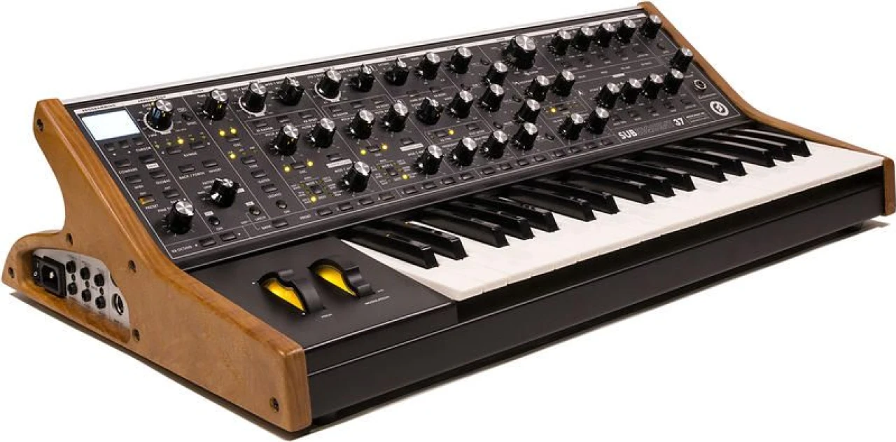 Moog Subsequent 37